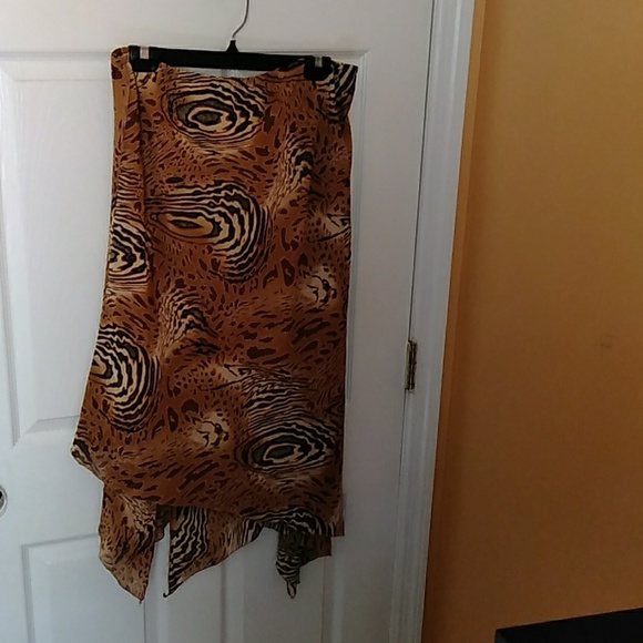 100 percent polyester tiger print skirt - Picture 4 of 4